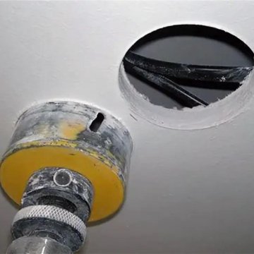 Отверстие в гипсокартоне под софит
